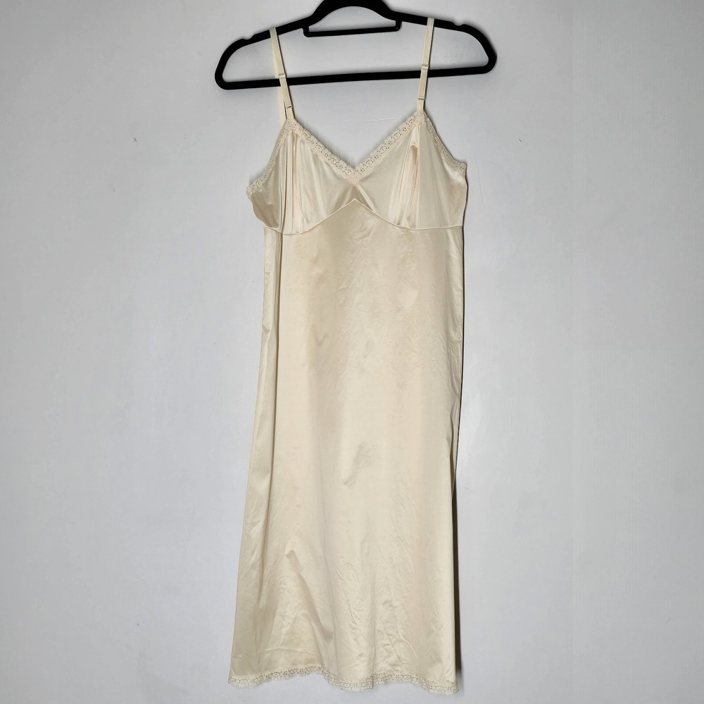 Vintage Vanity Fair Antron Nylon Slip Dress Nude Lingerie Womens Sz 38L